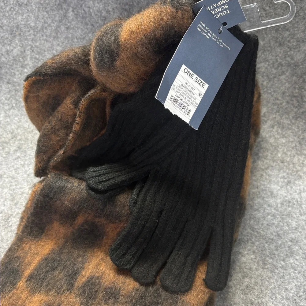 Universal Thread brown&  blk scarff and gloves set animal print NWT